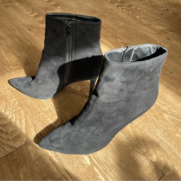 Thalia Soldi Black, Pointed Toe Heeled Booties (Size 9) - Picture 2 of 5